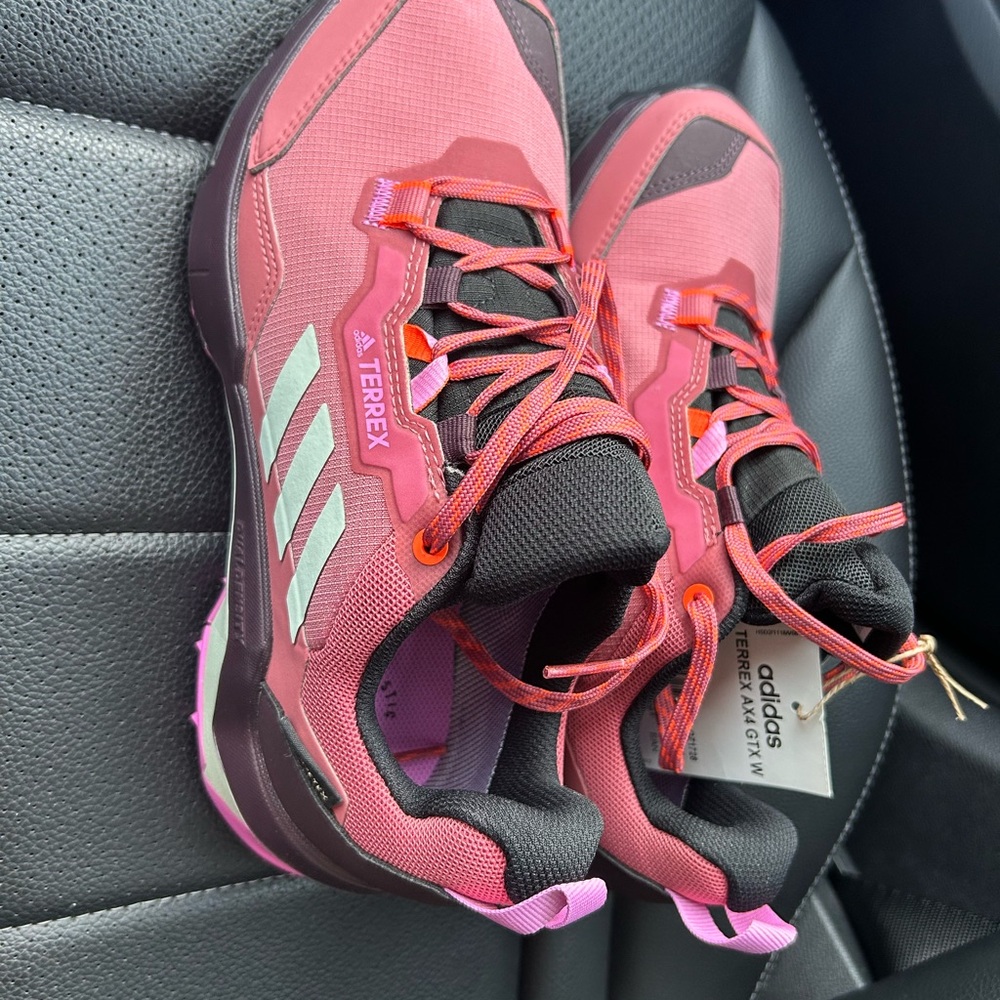 NWOT Adidas Gore-Tex Women's Hiking Trail Shoes - Picture 2 of 8